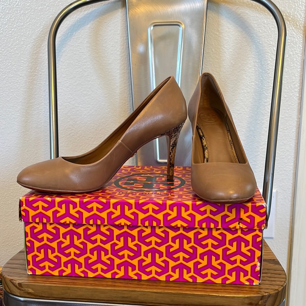 Tory Burch Mabel Pump Beige Leather Snakeskin Heel